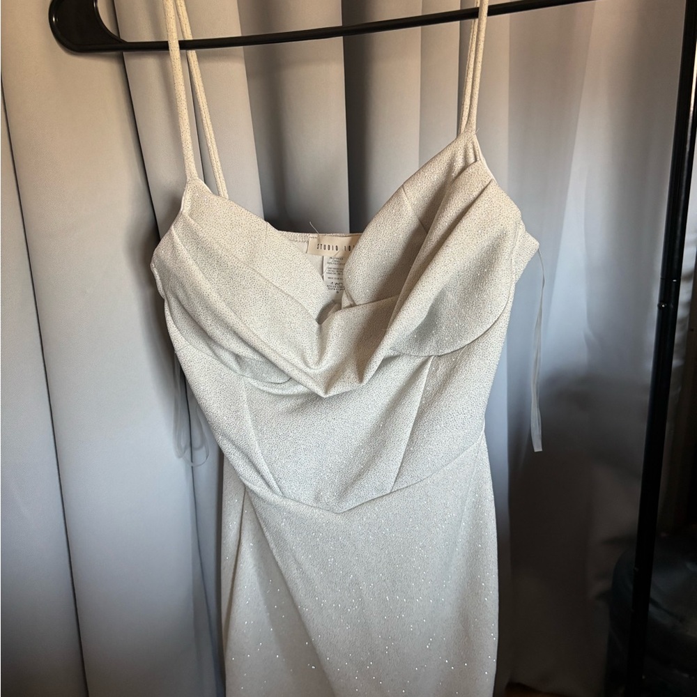 Never Worn- Chic Strapless White Dress